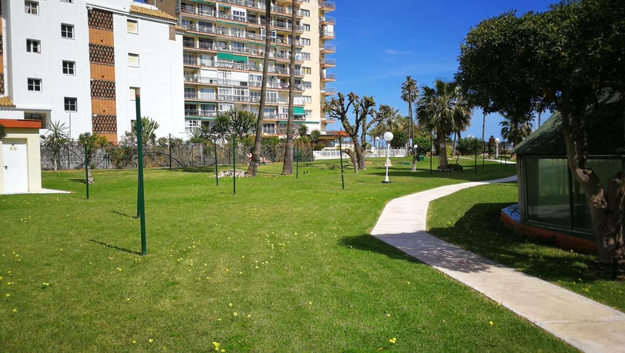 Benalmadena ,Apartamento-Estudio Primera Linea De Playa Exterior foto